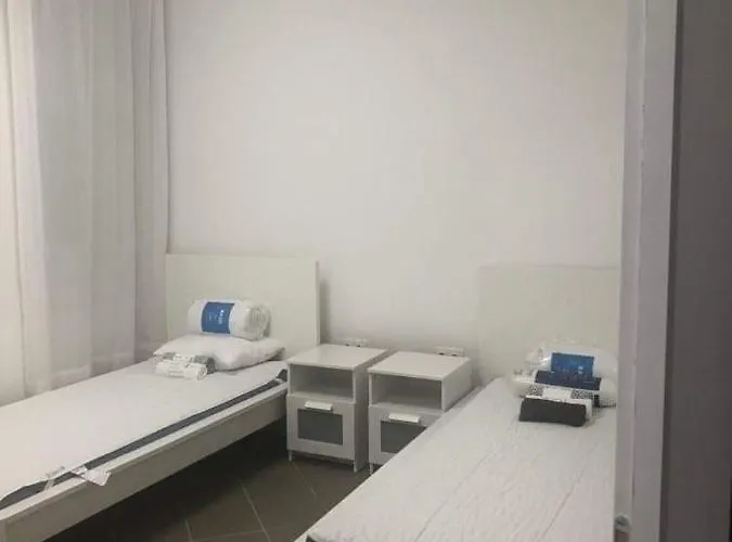 Hostel Konvoj Szallo