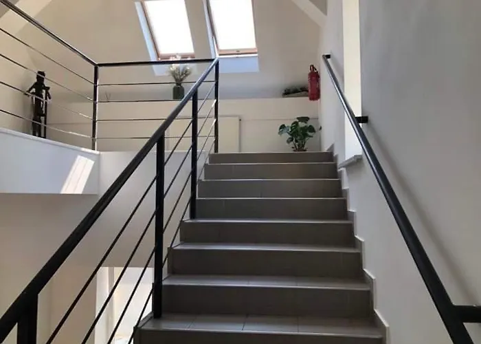 Hostel Konvoj Szallo *