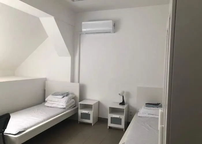 Konvoj Szallo Budapest