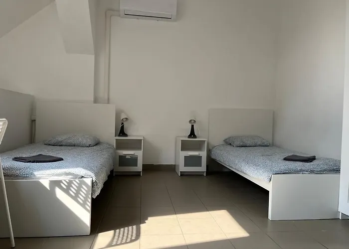 Konvoj Szallo Hostel *